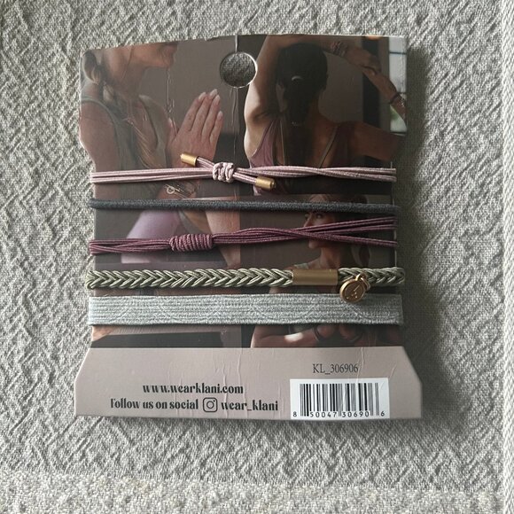 Kilani Breathe Hair Ties + Bracelets - Picture 3 of 4
